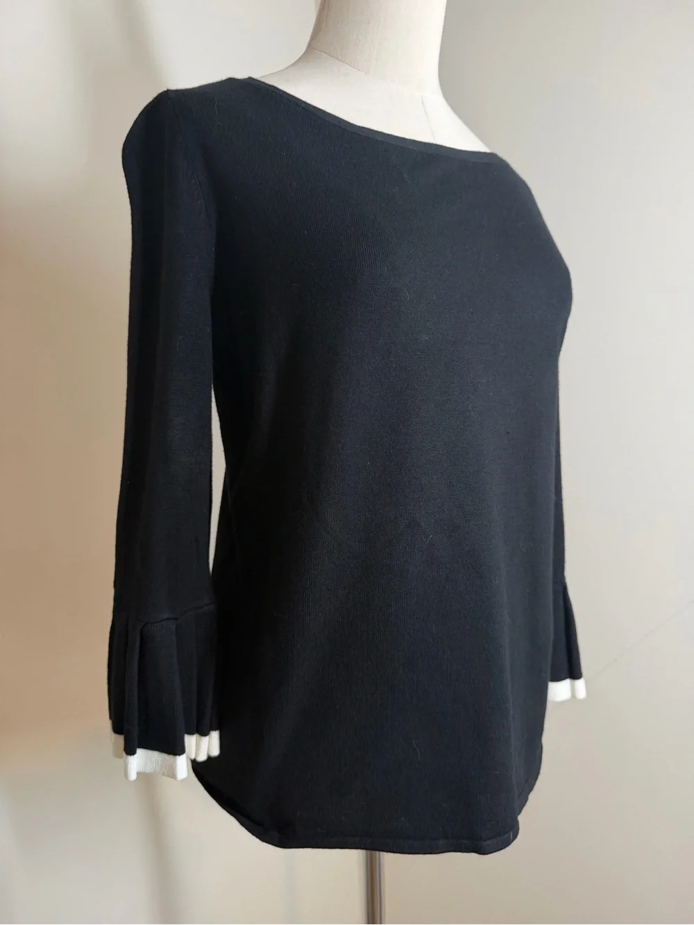 The Limited Women’s Black White Trim -SZ XS- 3/4 Bell Sleeve Knit Sweater